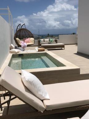 Pool Penthouse Skyview, 1 min walk to the Beach - Housity