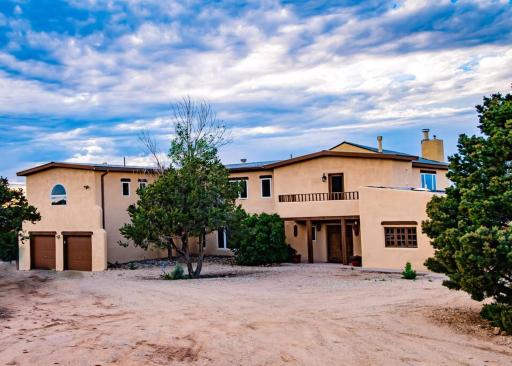 Adobe Mountain Villa, Casa de la Mañana - Housity