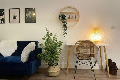 Cosy 1 bedroom apartment with car park space. - Housity