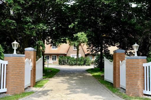 Frau Engels - Housity