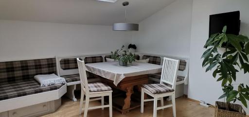 Haus Jastrinsky - Housity