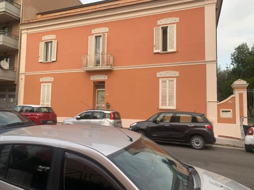 Appartamento centrale con giardino e posto - Housity