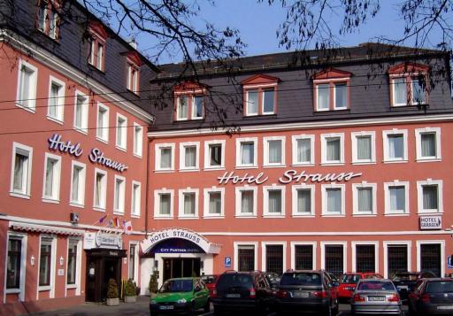 City Partner Hotel Strauss - Housity