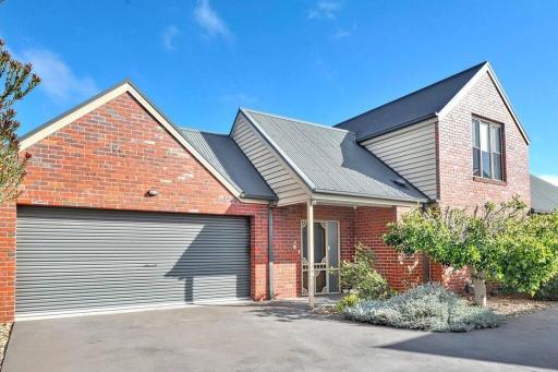 Central Villa/Two King beds/Disabled/Family/Pets - Housity