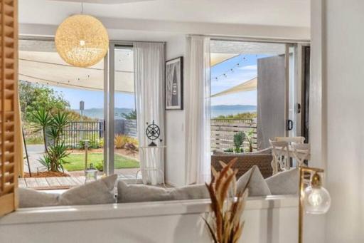 On the Beach Resort - 3 Bedroom Villa, steps to beach, ocean view - Housity