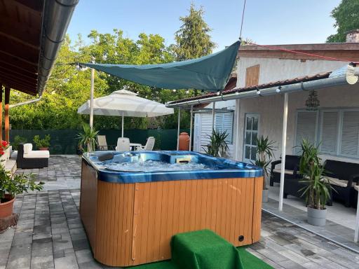 Klara Apartmanház - Housity
