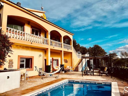 Casa Maca, espectacular casa con piscina y vistas - Housity