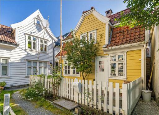 Charming Bergen house, rare historic house from 1779, Whole house - Housity