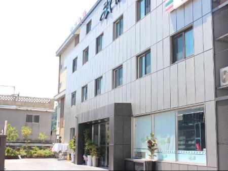 The Lucete Hotel - Housity