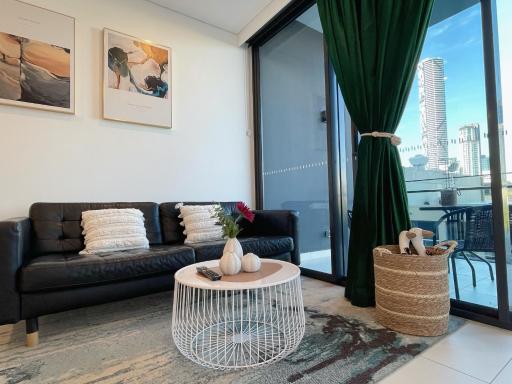 Lovely 2 Beds Apt with City View at South Brisbane - Housity