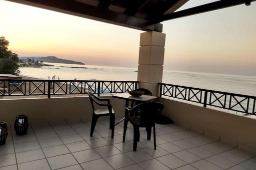 'Sky and Sea 1' Apartment - Housity