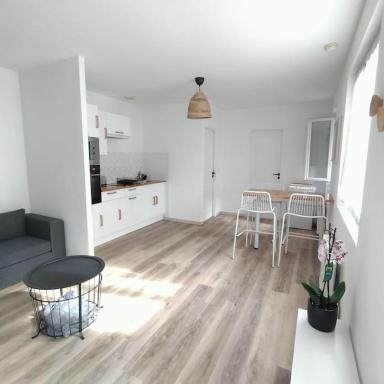 Spacieux studio dans résidence avec parking privé - Housity