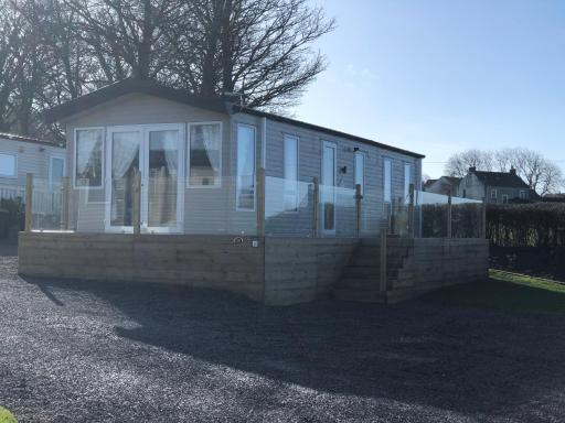 Delightful 2-bed static set in a peaceful village - Housity