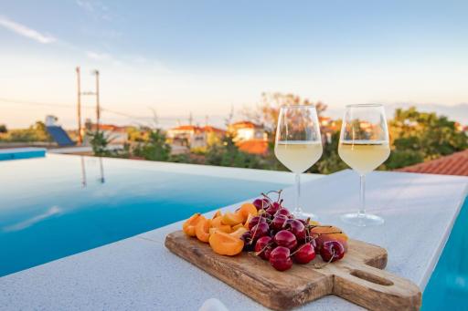 Georgianna's suite with private pool , 'blank suite' - Housity