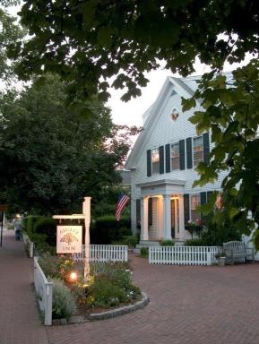 Ashley Inn - Housity