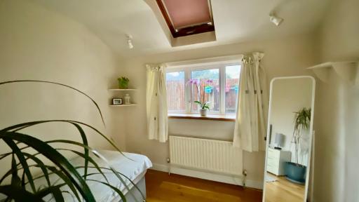 Woking double room with private bathroom - Housity