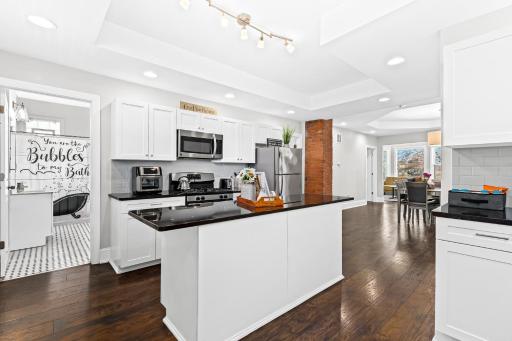 Lovely two-bedroom relaxing private parking Townhome rental - Housity
