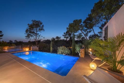Villa Elegencia - Housity