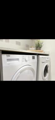 Homely and Deceptively large city house - Housity