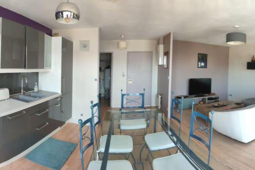 Grand T2 lumineux Viarme/Talensac avec parking - Housity