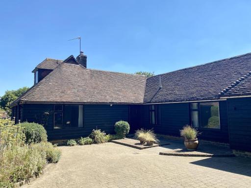Mulberry Barn located in the South Downs National Park - Housity