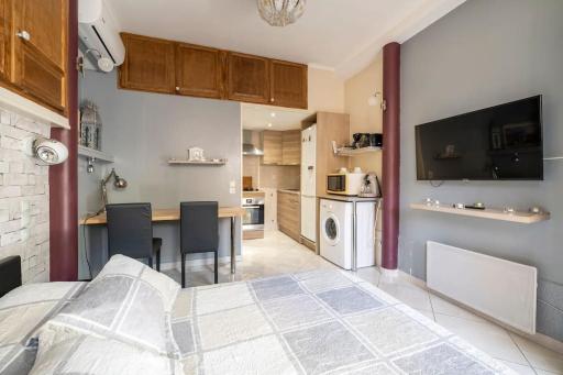 Studio idéal pour deux voyageurs sur Marseille - Housity