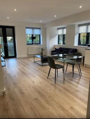 Brand new luxury apartment with free parking and gym - Housity