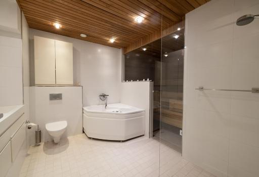 POISTA 2ndhomes Two Story Apt with Spa Close to the Sea - Housity