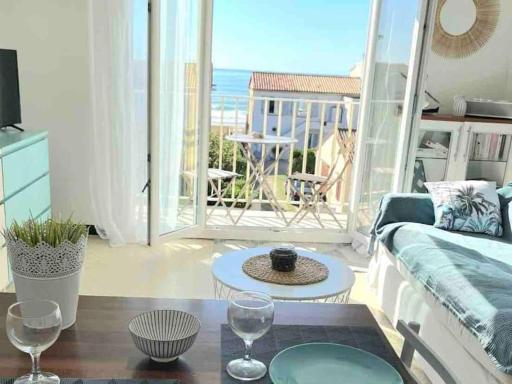 Studio avec terrasse vue mer et parking - Housity