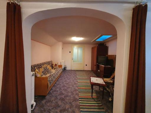 Kőszirt Apartman - Housity