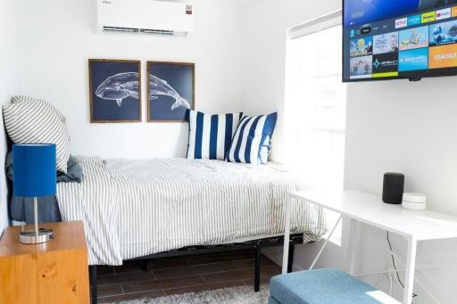 Freshly Built Studio Apartment w/ Amazing Windows - Housity
