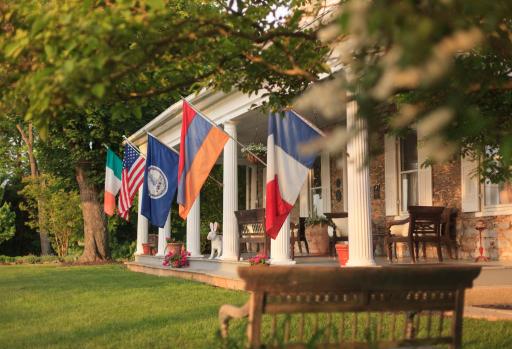 L'Auberge Provencale Inn & Restaurant - Housity