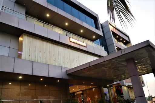 Hotel Vaishnavi Heights - Housity