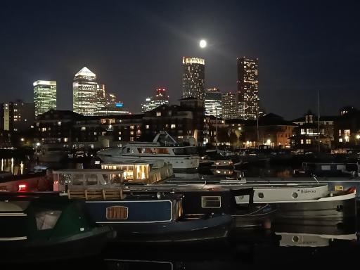 ALTIDO House Boat in Limehouse Marina - Housity