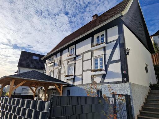 ALTES ZOLLHAUS der Burg Hachen - Housity