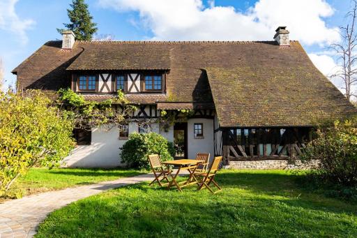 Wonderful Villa on the bank of the river at 1H from Paris - Housity