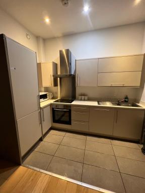 BigKings Cosy 2 bedroom apartment with free parking in central Manchester - Housity