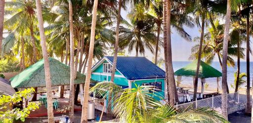 BALAYAN Beach House w/ Dipping Pool & Jacuzzi - Housity