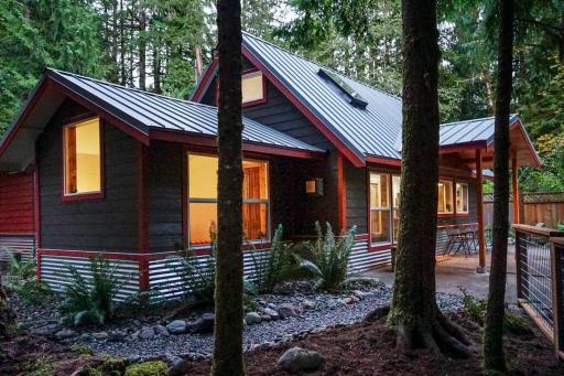 Rusty Bridge River Lodge - Housity