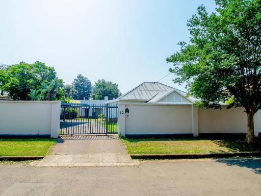 Bongiwe Ngubane B&B -1 Gallway Scottvile - Housity