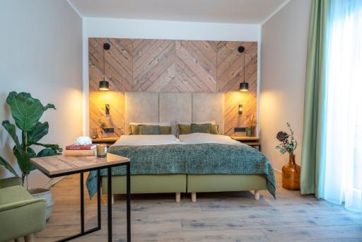 Feinheit Hotel & Restaurant, Tor zu Hunsrück und Mittelrhein! Mit Sauna Hot Tub und Gartensuite - Housity