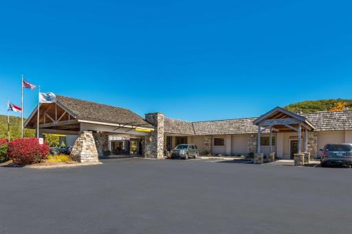 Best Western Mountain Lodge At Banner Elk - Housity