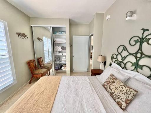 Romantic Loft at the Coast - Housity