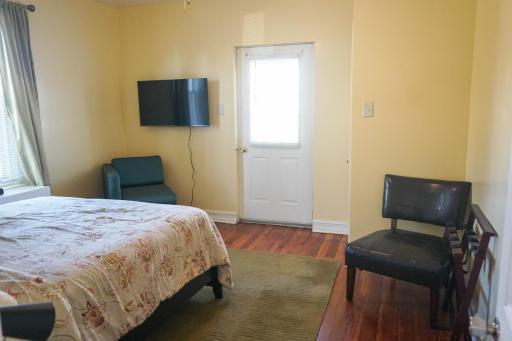 Lincoln Manor - Newly Renovated, 1mile from PHL Airport and Sports Stadiums - Housity