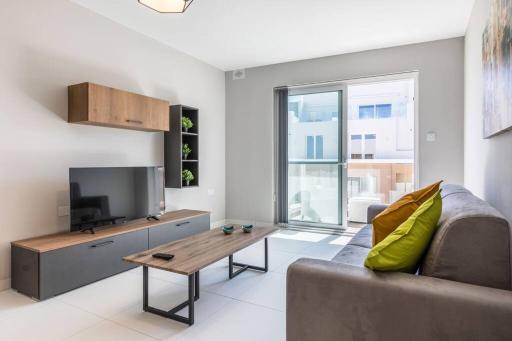 Exquisite modern luxury apt in central Malta - Walking distance to the restaurants & night life - Housity