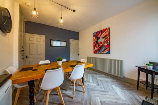 Stylish 3 Bedroom House - Sheffield Guest Road - Housity