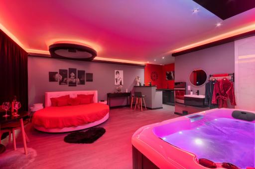 Secret Night - Housity