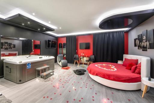 Secret Night - Housity