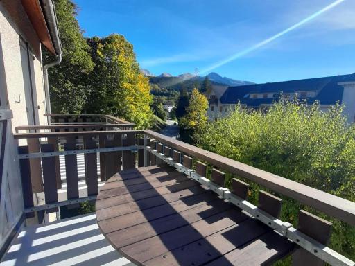 Grand appartement avec poêle, 2 chambres et dortoir près du village - FR-1-515-147 - Housity