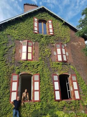 Grand appartement dans belle maison avec jardin - Housity